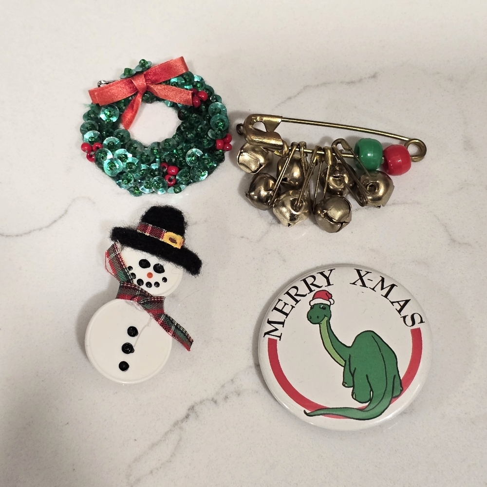 Vintage Handmade Christmas Brooches & Pins Set of 4 Snowman Dinosaur Wreath Bell